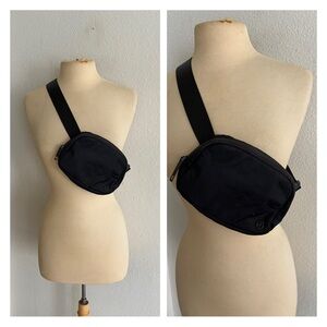 Lululemon Everywhere Belt Bag